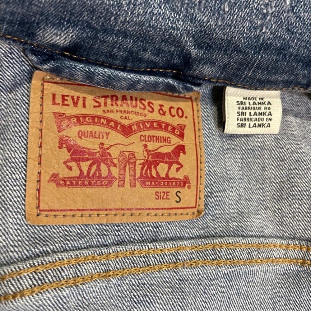 Levi’s Original Trucker Denim Jacket Women’s Small Classic Blue Wash - Picture 3 of 14